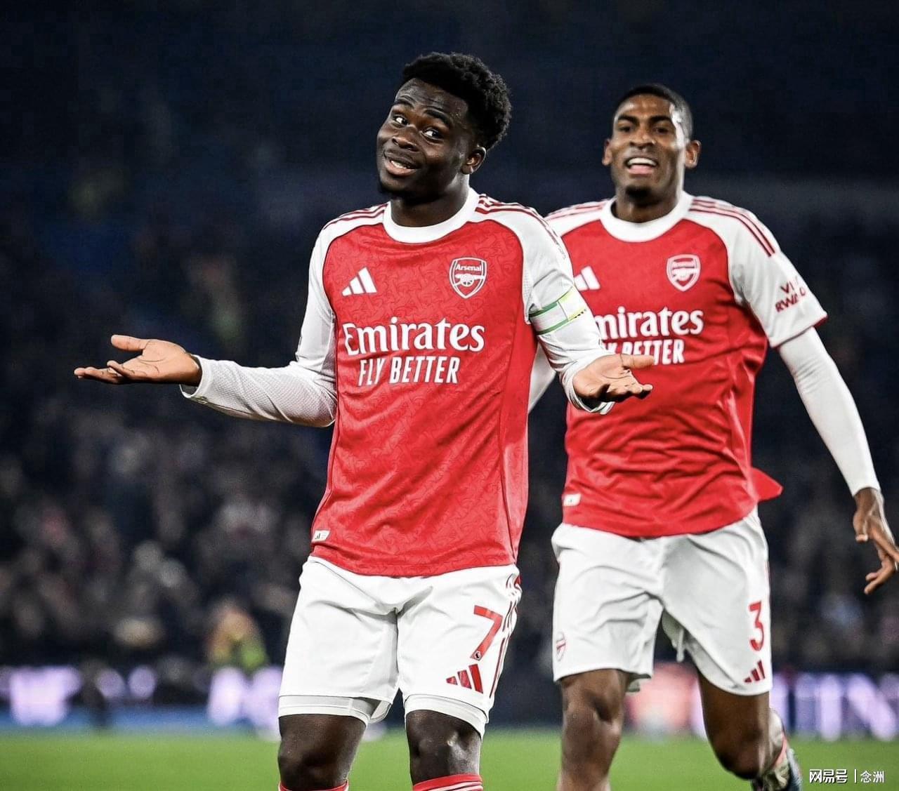 开云体育官网-足坛一夜动态：阿森纳领先曼城7分！曼联遭绝杀首败 切尔西逆转